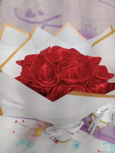 Buquê de flores de cetim