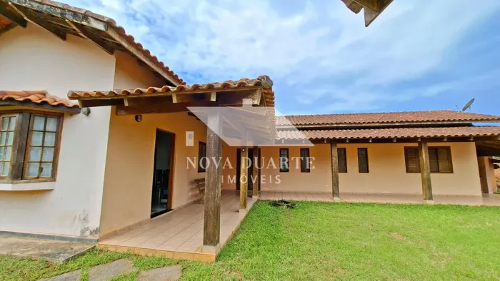 Casa com 4 Dormitórios e 4 Banheiros, Amplo Terreno, Perto da Praia, Capricórnio II