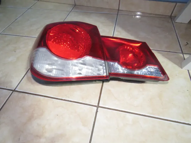 Lanternas traseiras Chevrolet Cruze 2011 a 2016
