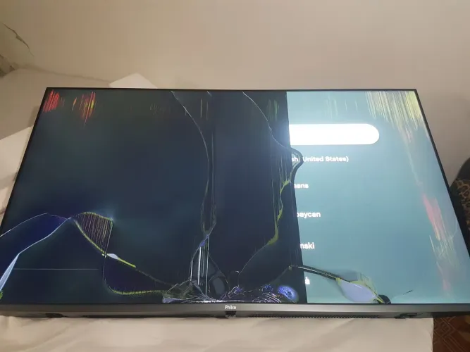 TV 4k SMART 58 POLEGADAS PHILCO. TELA TRINCADA 