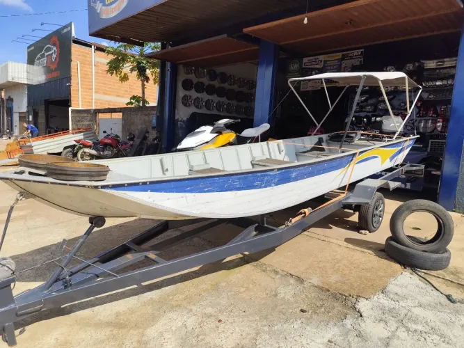 Barco 6m, motor e carretinha 
