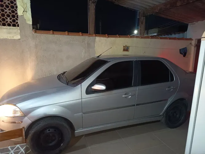 Fiat Siena Essence 1.6 Flex 16V 4P 2011