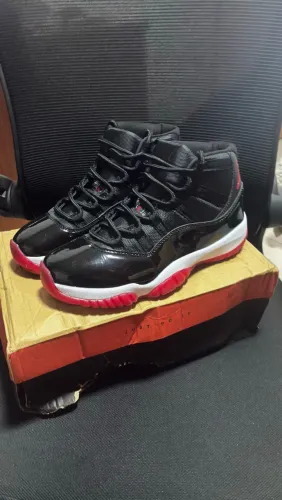 Tênis Nike Air Jordan 11 Bred