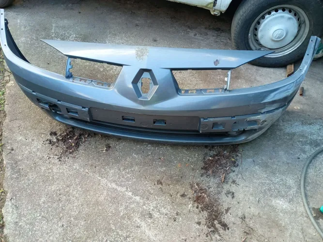 Para-choque dianteiro Renault Megane até 2013