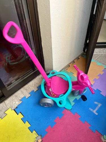 Motoca infantil feminina , andador (sem volante) e upa upa