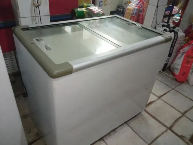 FREEZER FRICON TAMPA DE VIDRO GELANDO PERFEITO 