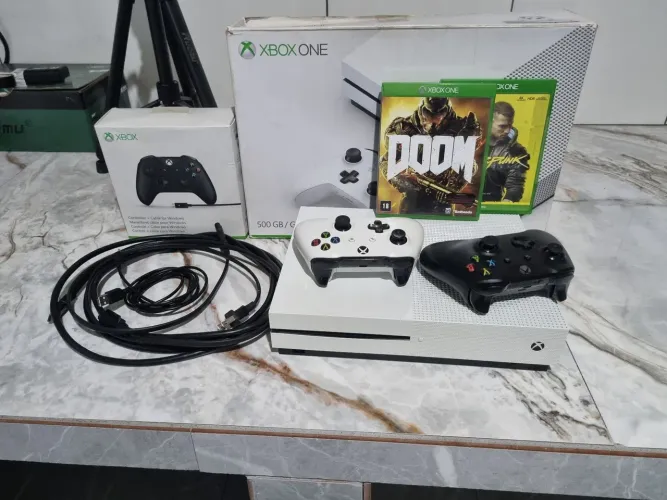 Xbox One S 500GB + Conta com Muitos Jogos