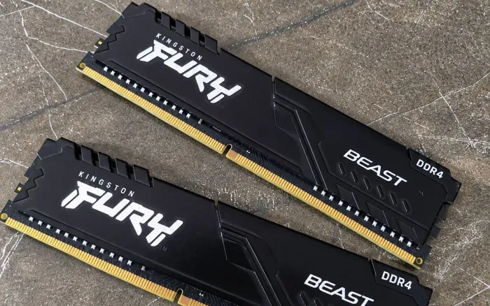 Duas Memoria ram fury Kingston 8gb ddr4 3200mhz