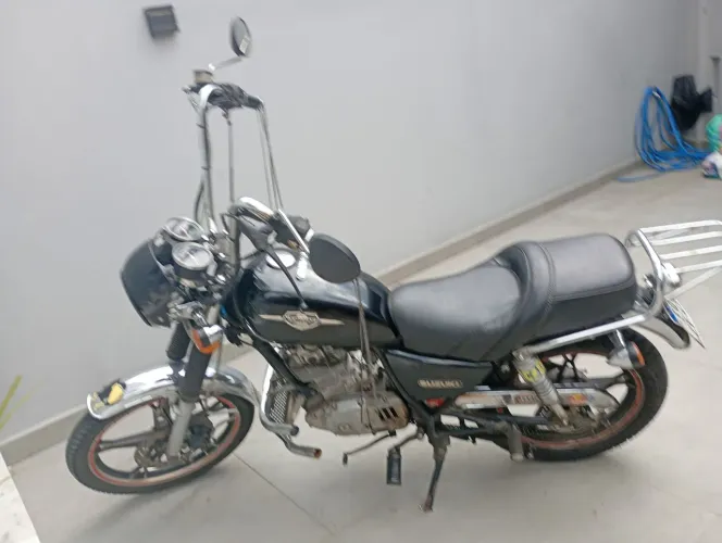 Vendo intruder 125