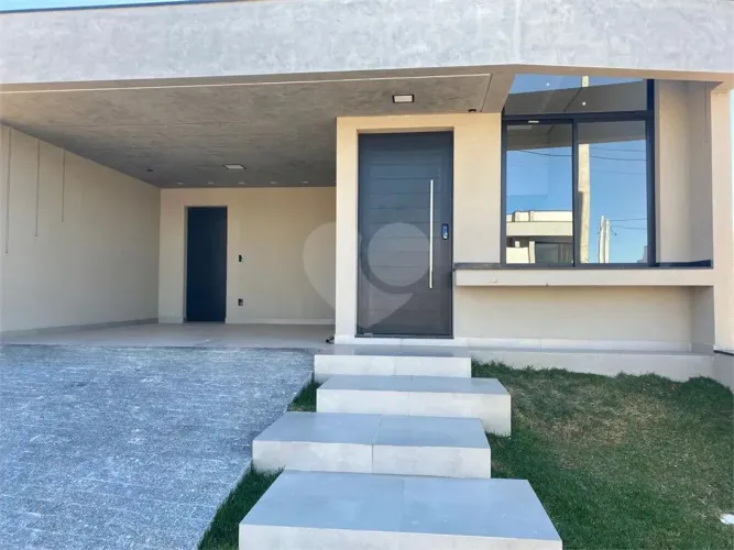 Casa à venda com 3 quartos, sendo 3 suítes, no condomínio Condomíno Helena Maria, Sorocaba