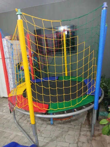 Vendo pula pula 1.80 e escorrega de 4 degraus