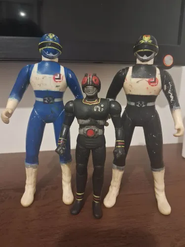 Bonecos Changeman/ Black Kamen Rider no estado