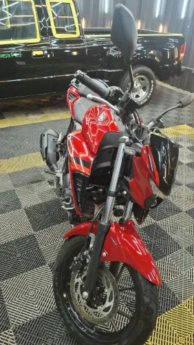 Vend-se Fazer 250 2025
