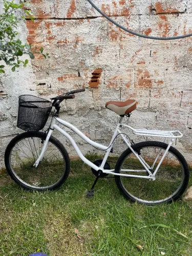 Bicicleta praiana estilo retrô 