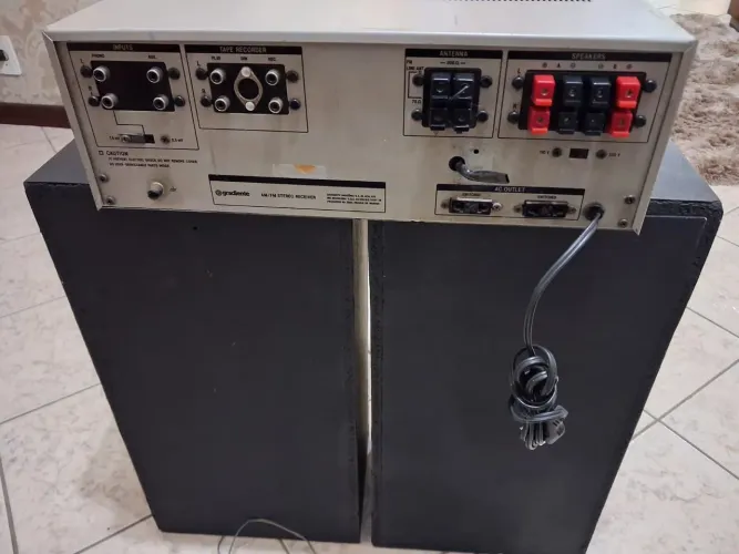 Vendê-se amplicador gradiente modelo 1260 com 2 caixas