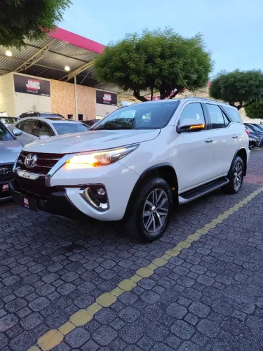 Toyota Hilux SW4 SRX 4X4 2.8 TDI 16V Dies. Aut. 2018