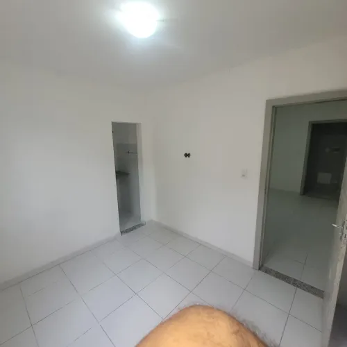 Alugo excelente kitinete. 