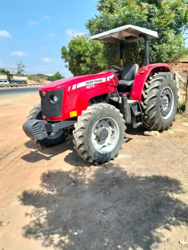 Trator Massey Ferguson 4275 ano 2013