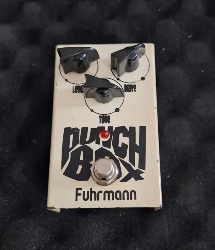 Pedal overdrive Punch box