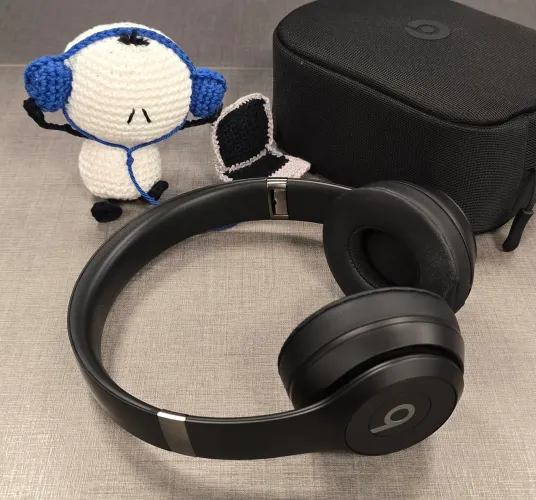 Headphone Beats Solo 4