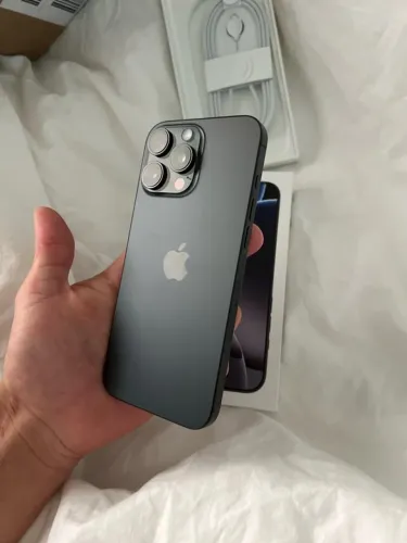 Troco Iphone 16 Pro Max em celular Android no mesmo nível ou com volta !