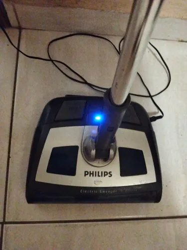 Vassoura Elétrica Philips Electric Sweeper Recarregável - Excelente Estado ?
