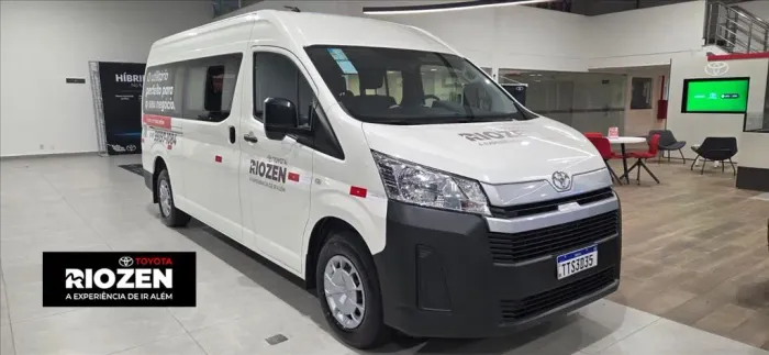 Toyota Hiace 2.8 D-4D TURBO DIESEL MINIBUS 15+1 DX AUTOMÁTICO 2026