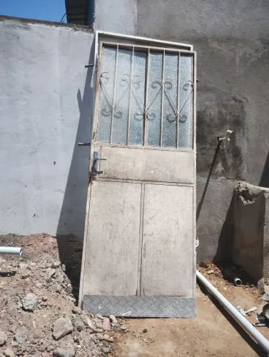 Verde se uma porta de 80/2.10 valor $200TL pra contato *