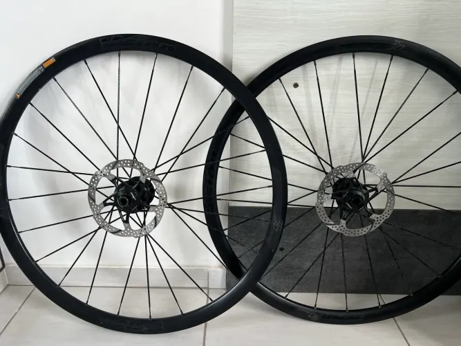 Roda de Ciclismo Vision de treino ( com disco de freio incluso)