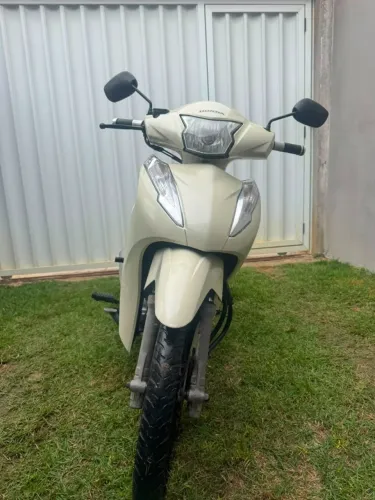BIZ BRANCA E CARAMELO 2019 125cc