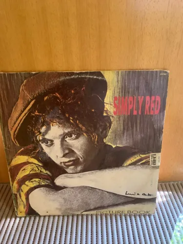 LP Simply Red (picture book)