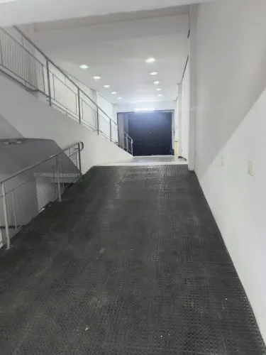 Edifício monousuário para locação em Liberdade, 490m²