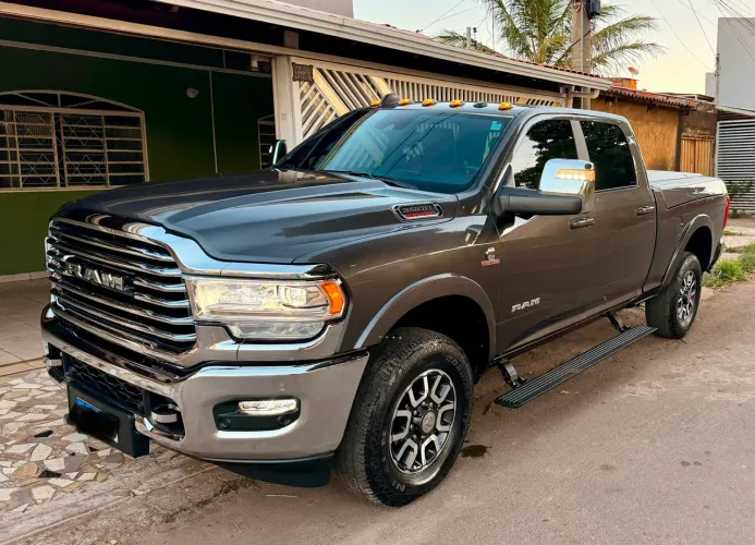 Ram 3500 Limited Longhorn 6.7 TB CD Diesel 2024