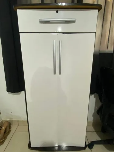 Vendo este armário multiuso medidas abaixo!