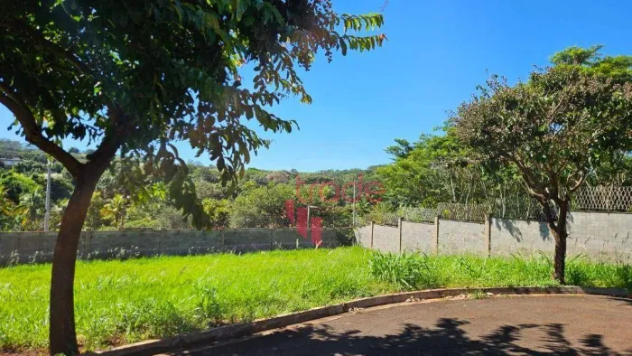 Terreno à Venda de 250m² no Condomínio Santa Marta em Ribeirão Preto.