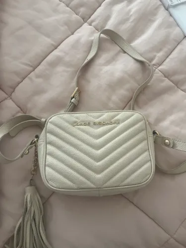Bolsa Jorge bischoff (o preço dela é 800 reais por isso é mais salgadinho o preço)