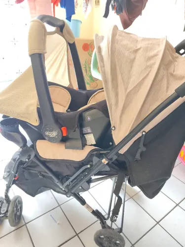 Carrinho e bebe conforto Cosco kids 