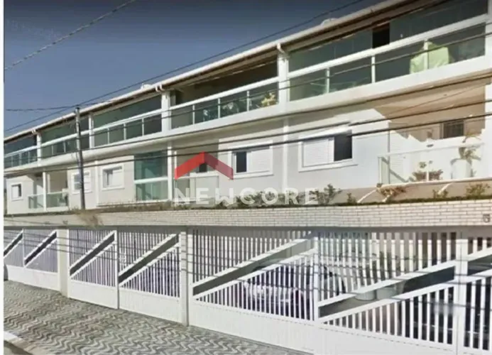 Casa em Rua Treze de Maio - Centro - São Vicente/SP