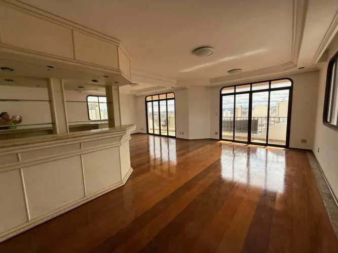 Apartamento para Locação no Centro de Sorocaba-SP: 3 Quartos, 3 Suítes, 2 Salas, 5 Banheir