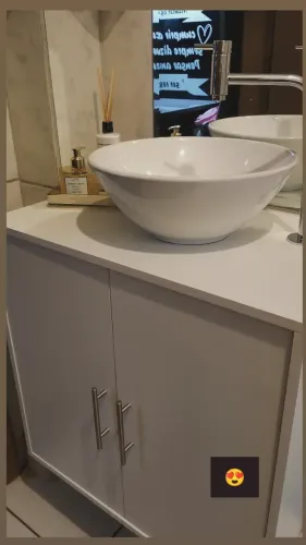 Armário de banheiro