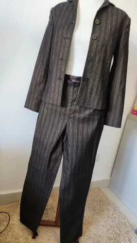 Blazer e Calça, Blazer, Terninho possui elastano para jelhir ajuste TAM: 40