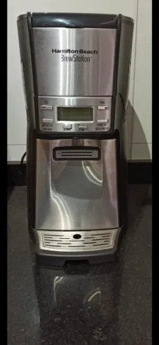 Cafeteira Hamilton Beach BrewStation Elite - 35 xícaras (Sem Jarra e Programável)