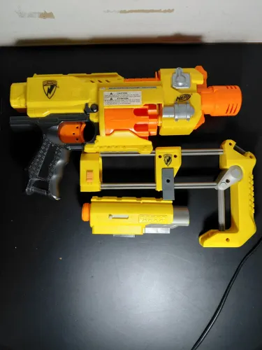 Lançador Nerf N-Strike Barricade RV-10 + Acessórios 