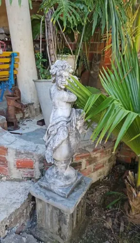 Estatua Serafim tocando pratos de concreto e muito rara