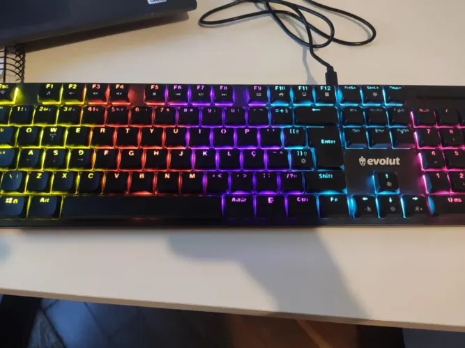 Teclado mecânico switch red Evolut EG222 RYZ 1