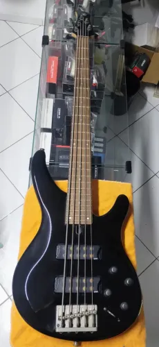 Baixo Yamaha TRBX305 5 Cordas