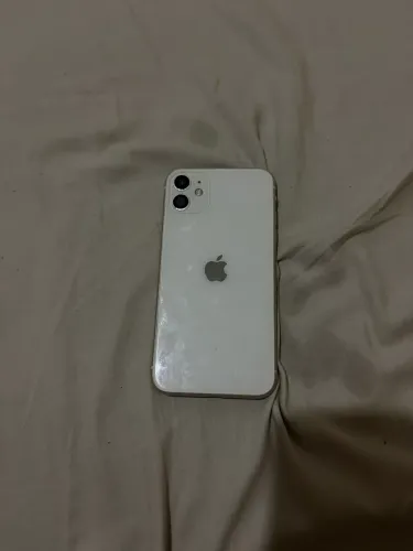 iPhone 11, Bateria 87%, memória 128g Face ID off