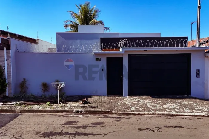 Casa à venda no Jardim Casarão com 2 quartos