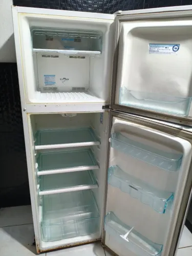 VENDO GELADEIRA ELETROLUX