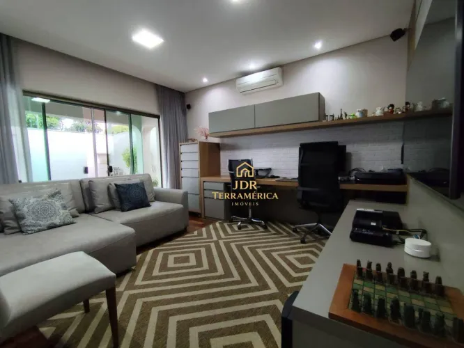 Casa com piscina e energia solar à venda no Parque Novo Mundo em Americana | 3 dormitórios